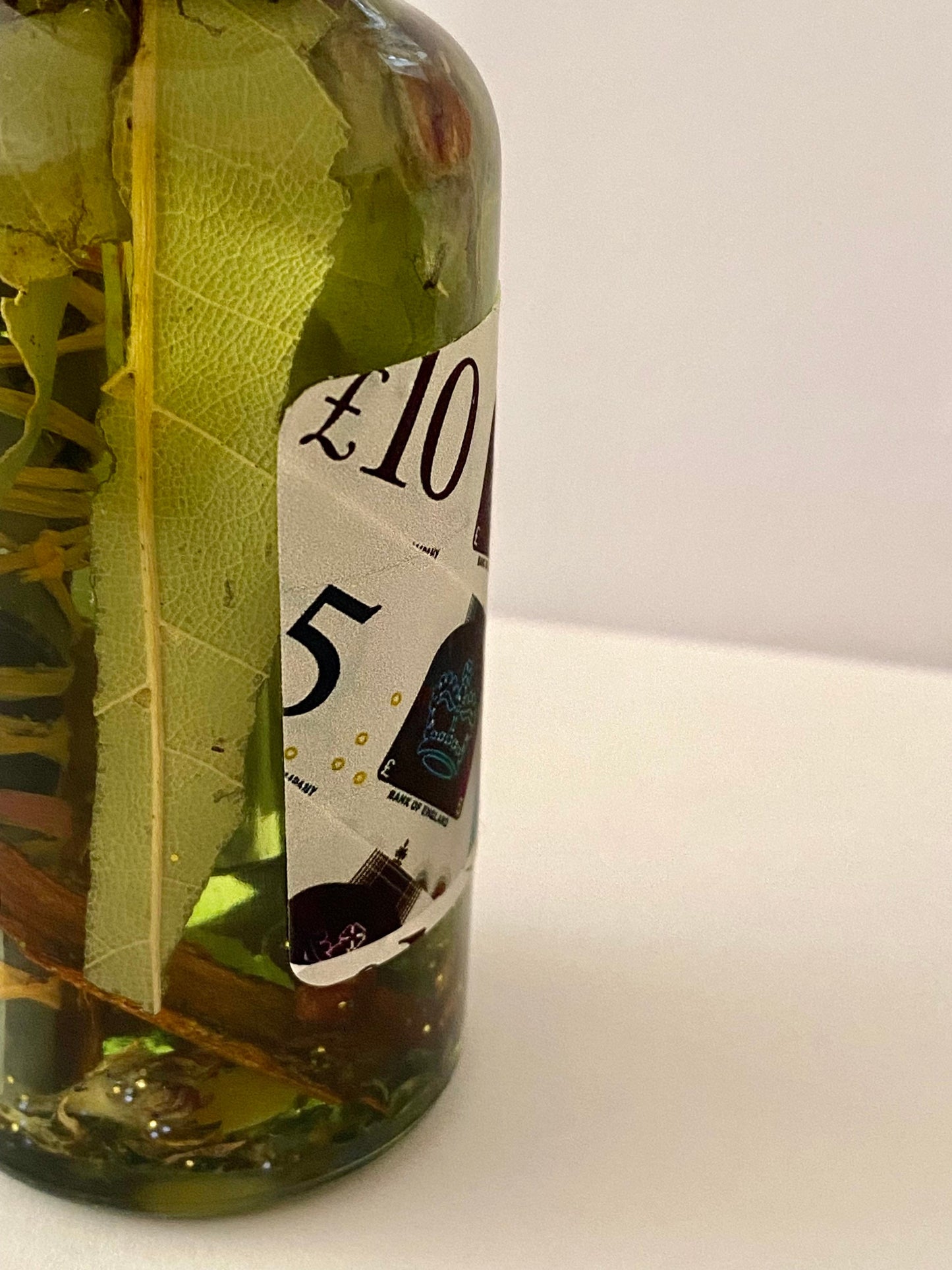 Millionaire Money Hoodoo Oil: Magick Perfume with Herbs & Roots (50ml)
