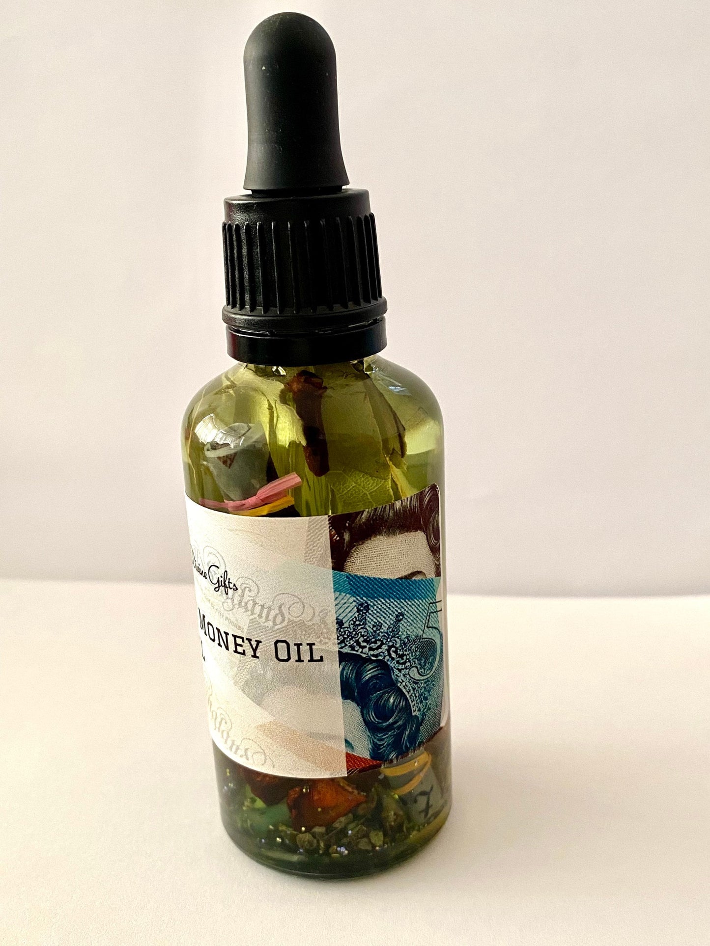 Millionaire Money Hoodoo Oil: Magick Perfume with Herbs & Roots (50ml)