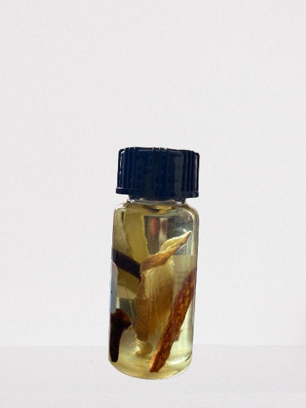 Career Hoodoo Oil: Success, Prosperity, and Stability (10ml)