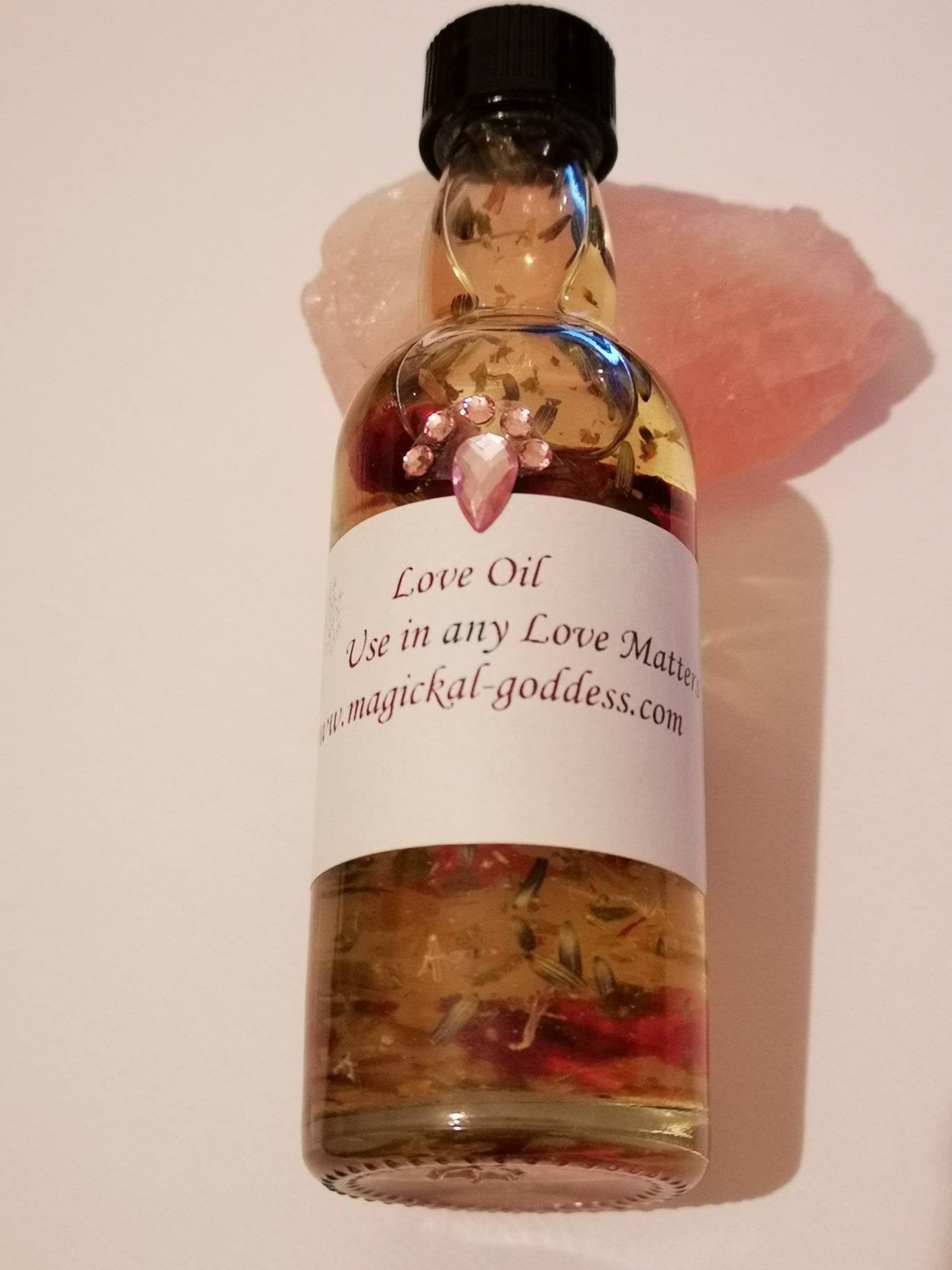 Kissys Love Magickal Oil - Hoodoo - Wiccan - Magick - With Herbs and Roots. Draws Love and Romance to you. 50ml- Bigger Bottle