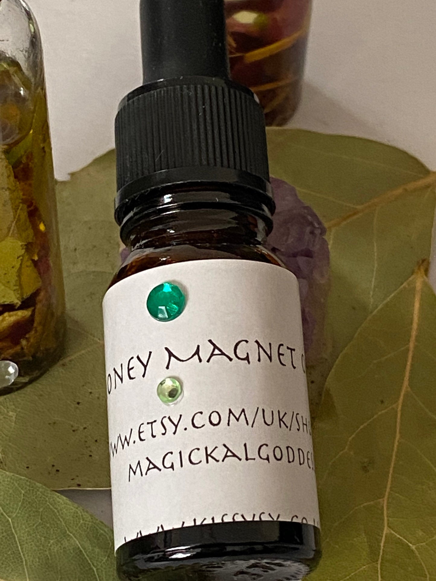 Money Magnet Hoodoo Oil 10ml Dropper Bottle. - Helping you attract abundance of money.