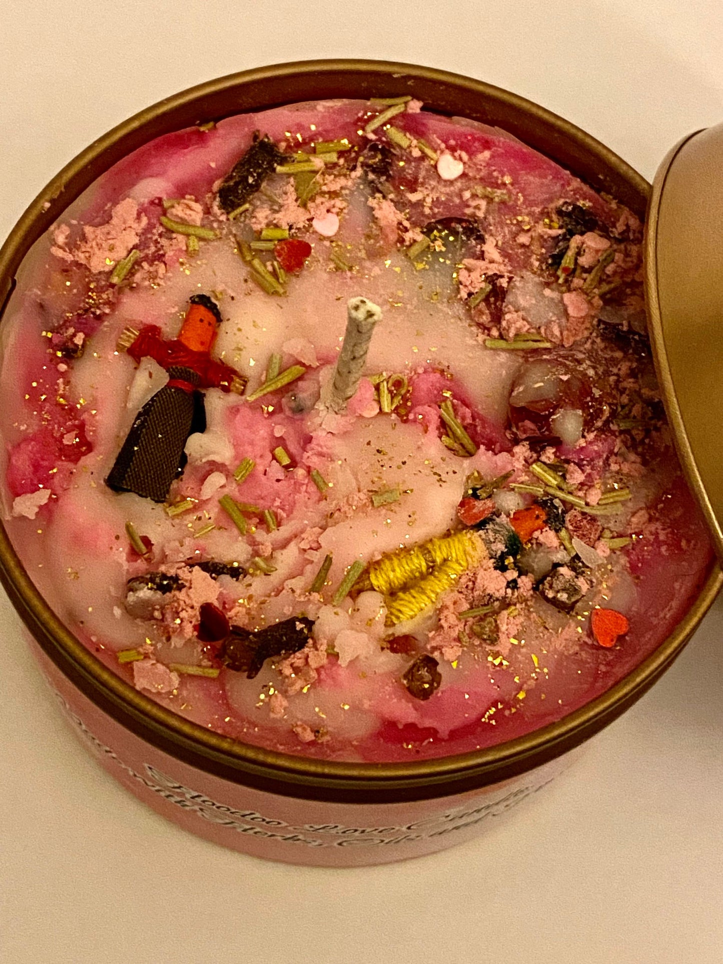 Hoodoo Magical Love Dolls in a Candle made with hoodoo oils, herbs, flowers and Crystals. 8oz