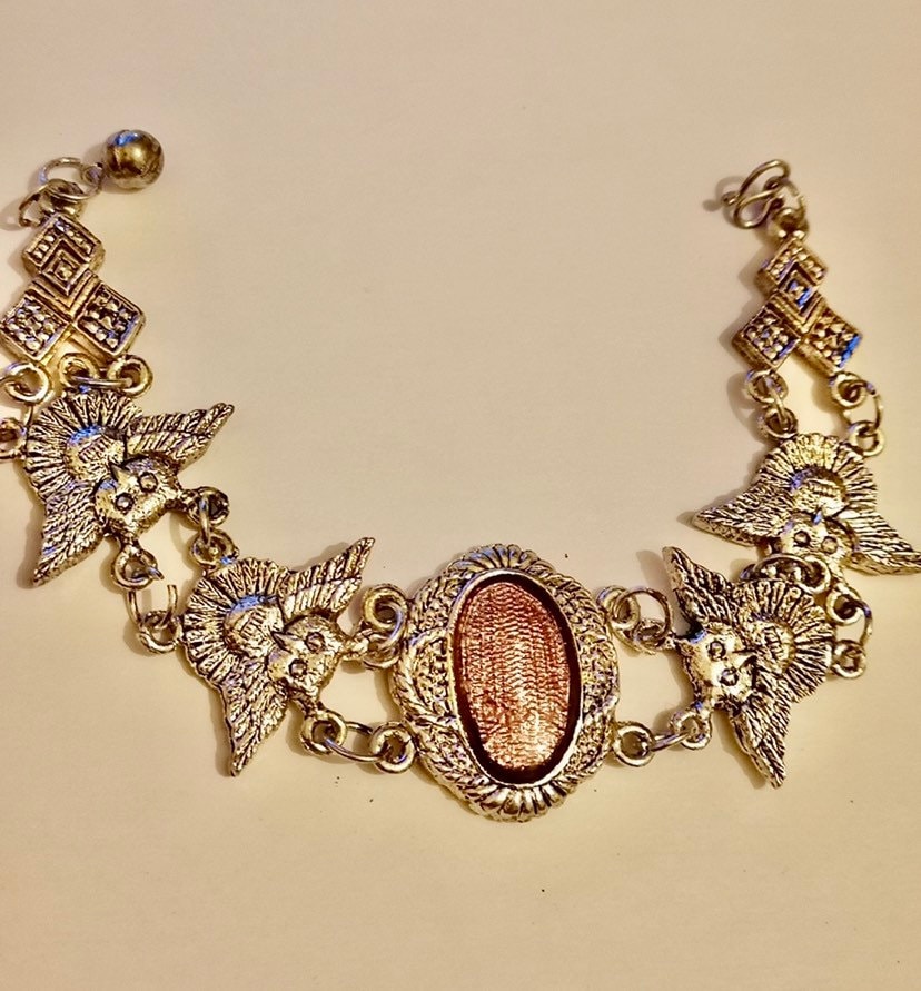 Ladies Women’s Pretty Fashion Owl Charm Bracelet. Blush Pink.