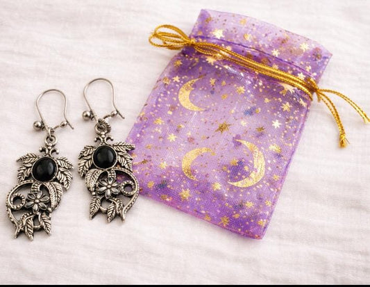 Dark Boho Silver Leaf Earrings with Black Stone, Witchy Dangle Earrings, Gothic Feminine Jewellery, Antique Style, Gift Ready