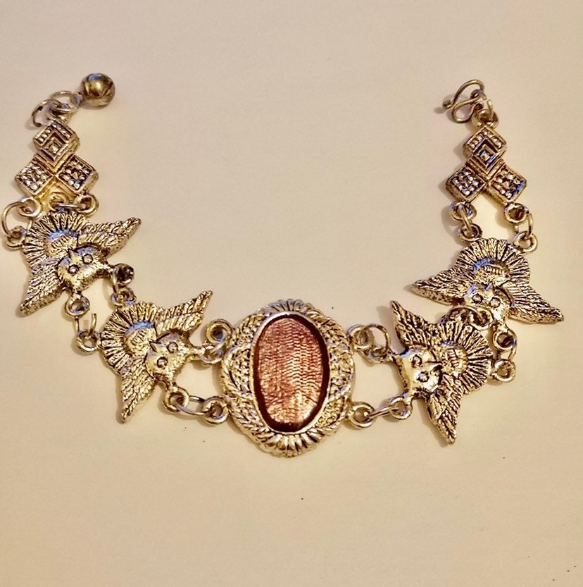 Ladies Women’s Pretty Fashion Owl Charm Bracelet. Blush Pink.