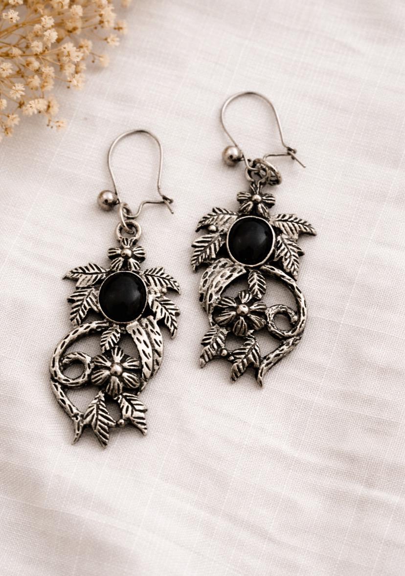 Dark Boho Silver Leaf Earrings with Black Stone, Witchy Dangle Earrings, Gothic Feminine Jewellery, Antique Style, Gift Ready