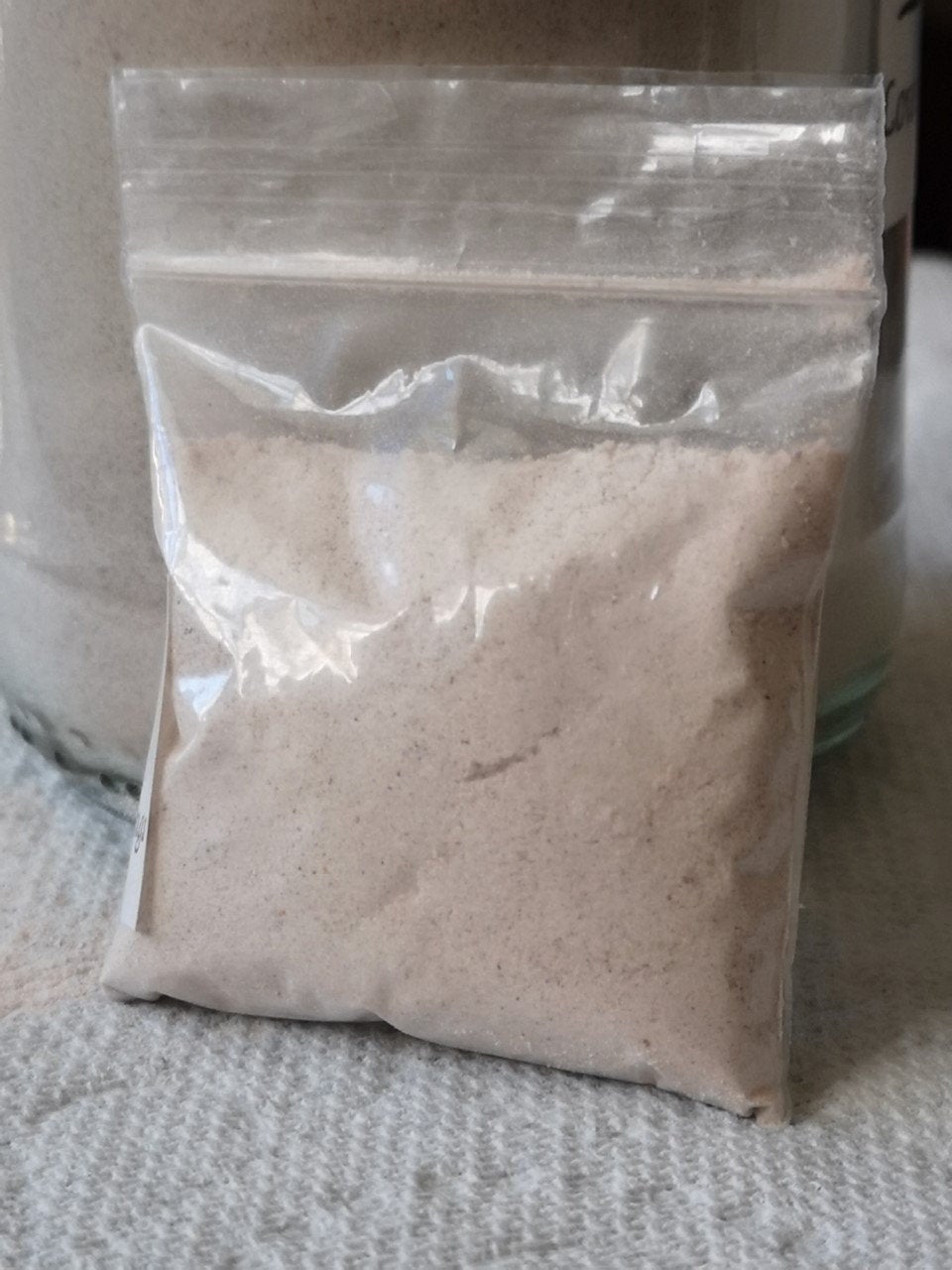 10g Hoodoo Love Powder, Love Dust - Handmade Blend - Use to attract Love.