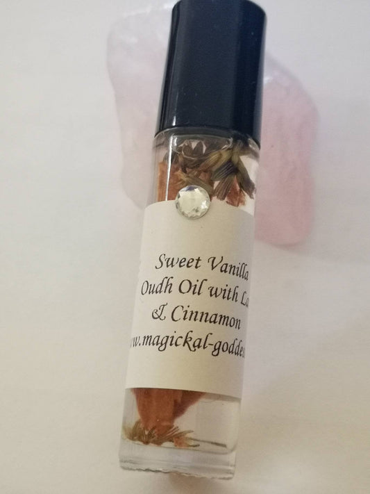 Sweet Vanilla*  Perfume Oil - with Lavender Buds and Cinnamon Sticks. 10ml - Magickal Goddess